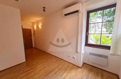 Cozy studio apartment in the EU courtyard in Komárno for rent