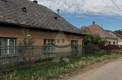 Exkluzívne u nás! Na predaj rodinný dom v pôvodnom stave v Marcelovej Exkluzívne u nás! Na predaj rodinný dom v pôvodnom stave v Marcelovej