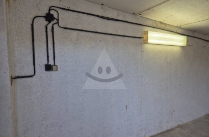 Na predaj garáž s elektrinou na ul. Odborárov Komárno Na predaj garáž s elektrinou na ul. Odborárov Komárno