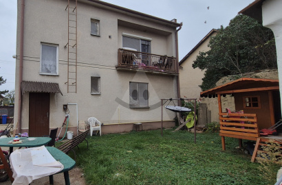 Na predaj dvojgeneračný rodinný dom v obci Búč Na predaj dvojgeneračný rodinný dom v obci Búč